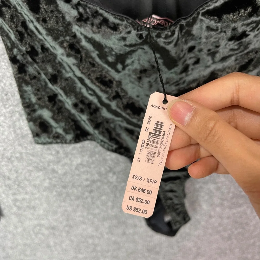 NEW Victoria's Secret Black Crushed‎ Velvet Bodysuit Long Sleeve V-Neck XS/S - Picture 7 of 9